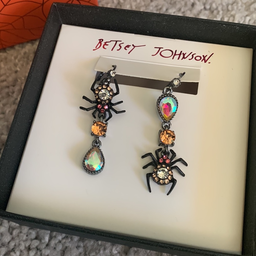 Betsey Johnson Mismatch Halloween Spider Earrings - Picture 5 of 7
